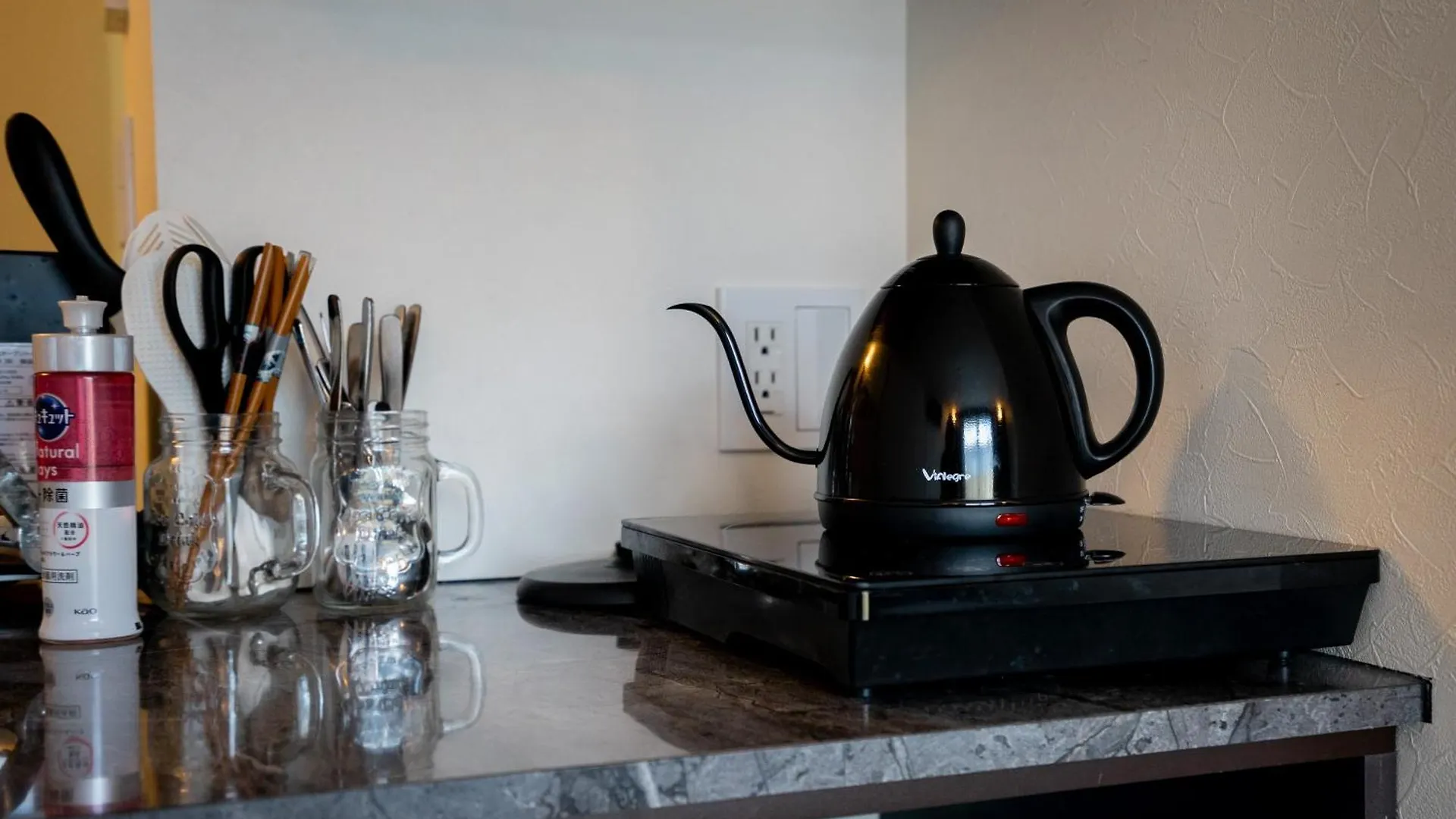 Premier Suite Shinjuku West 別館 Токио 0*,  Япония
